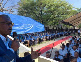 Dr Kely Bastien rend hommage à Toussaint Louverture au lycée Breda
