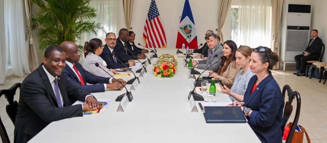 Rencontre entre le Premier ministre haïtien et Christopher Landau sur les progrès sécuritaires et les élections
