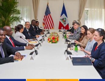 Rencontre entre le Premier ministre haïtien et Christopher Landau sur les progrès sécuritaires et les élections